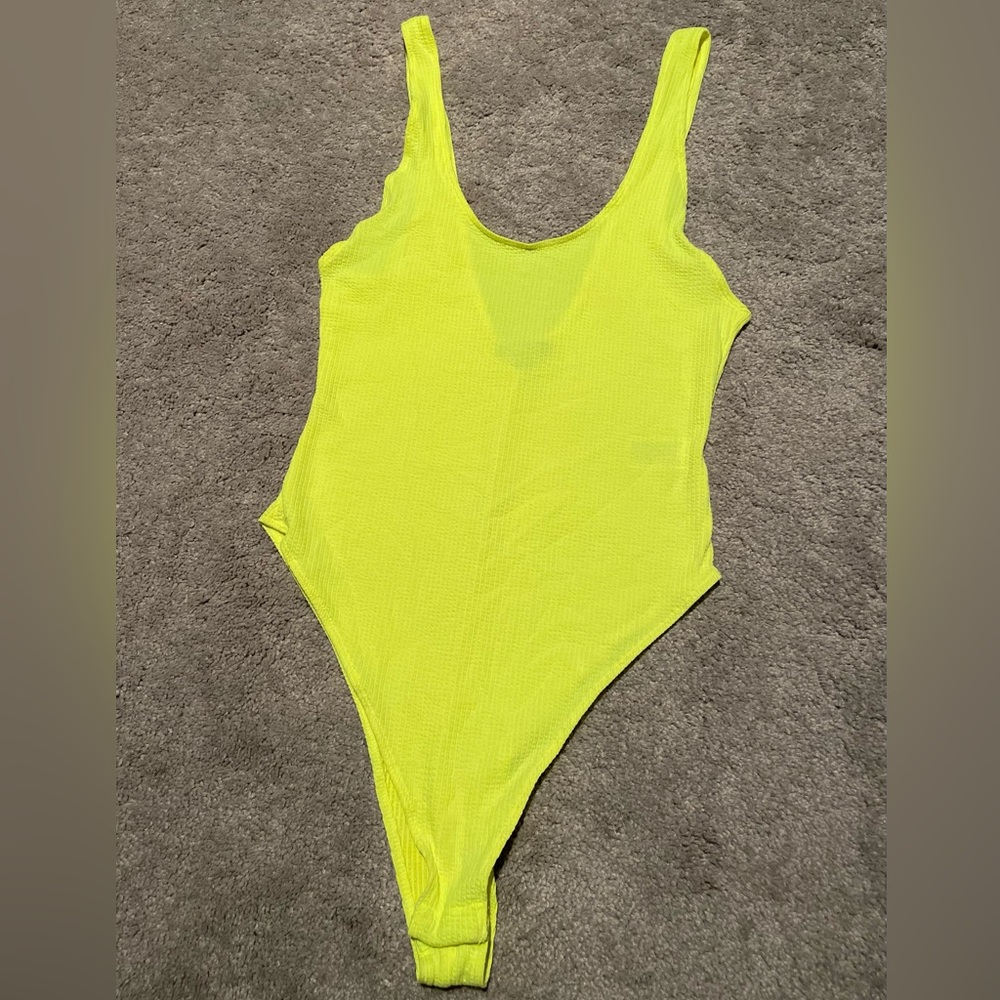 Neon Bodysuit w/ Snaps on Bottom 👍🏽